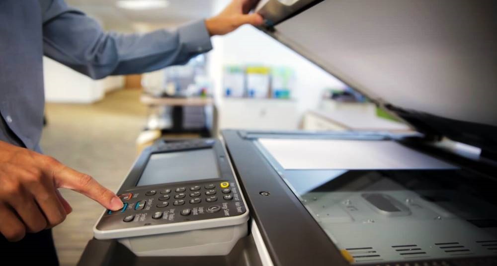 Tenderi 4.2 mln euro per kompjutera, AKSHI shpall 3 fitues paraprake